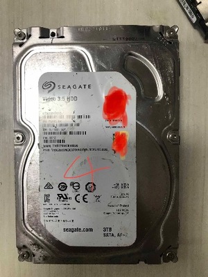 1T1.5T3T硬盘,海欧4老相机,三洋2429N收录机,10位磁带复录机